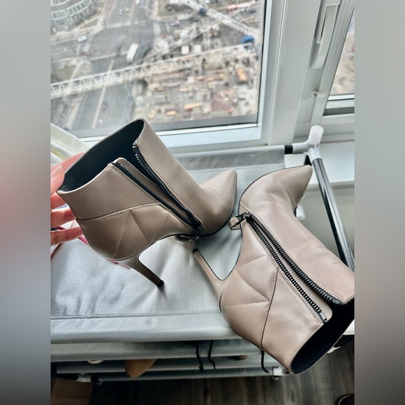 Free 📦 Rudsak leather heeled booties - Picture 3 of 7